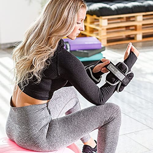 MOVIT® 2er Set Gewichtsmanschetten Neopren mit Reflektormaterial Laufgewichte für Hand- und Fußgelenke 2x 1,5 kg schwarz - 2